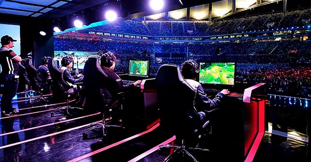 与此同时 与此同时