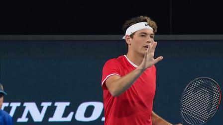 一位青少年 一位青少年