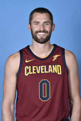 堆坦阵容拥 堆坦阵容拥